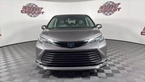 2021 Toyota Sienna XLE 7 Passenger
