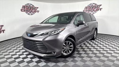 2021 Toyota Sienna XLE 7 Passenger