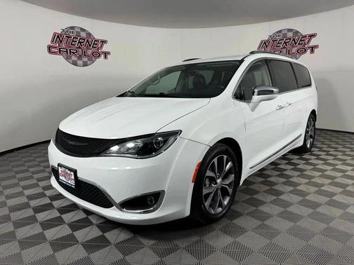 White 2019 Chrysler Pacifica Limited