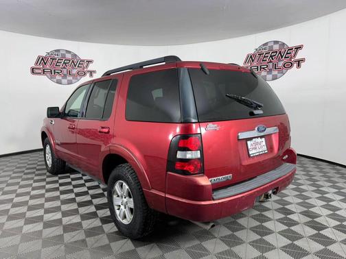 Red 2008 Ford Explorer XLT