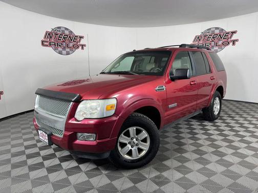 Red 2008 Ford Explorer XLT