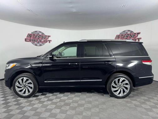 2022 Lincoln Navigator Standard Sport Utility 4D