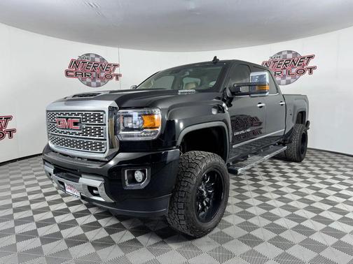 Black 2019 GMC Sierra 2500 Denali