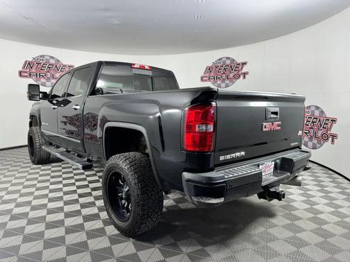 Black 2019 GMC Sierra 2500 Denali