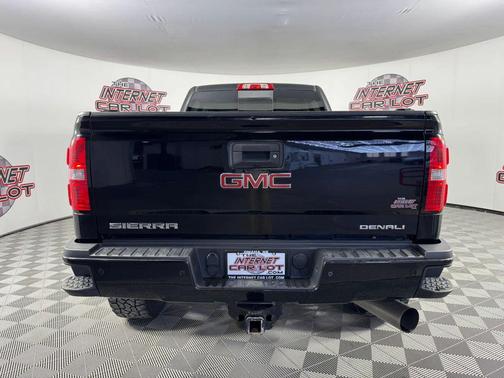 Black 2019 GMC Sierra 2500 Denali