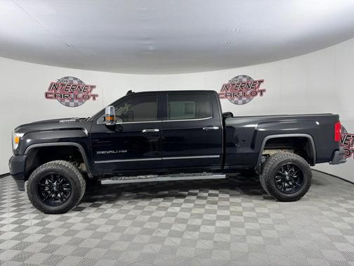 Black 2019 GMC Sierra 2500 Denali
