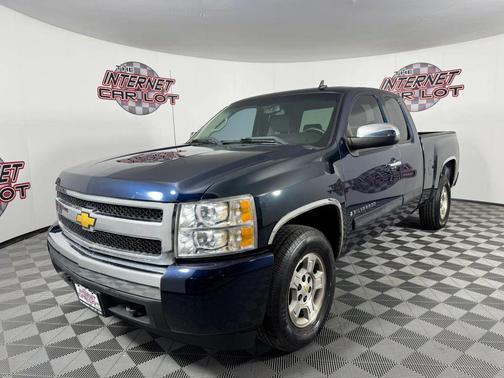 Blue 2008 Chevrolet Silverado 1500 LT