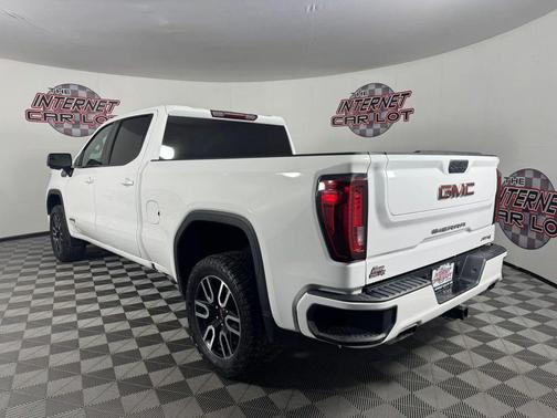 White 2021 GMC Sierra 1500 AT4