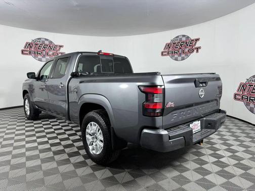 Gray 2022 Nissan Frontier SV