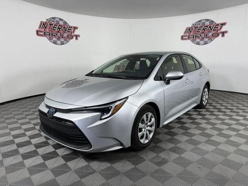 Silver 2025 Toyota Corolla Hybrid SE