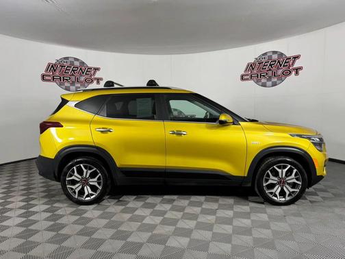 Yellow 2023 Kia Seltos SX