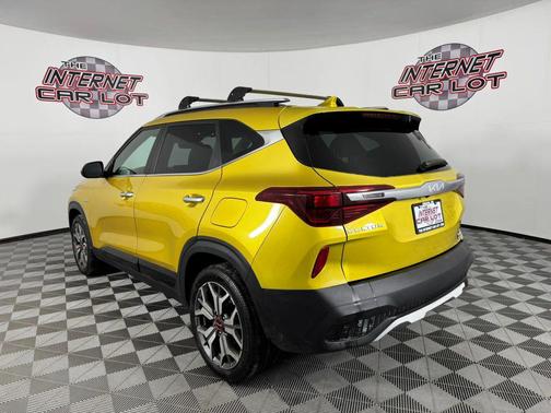 Yellow 2023 Kia Seltos SX