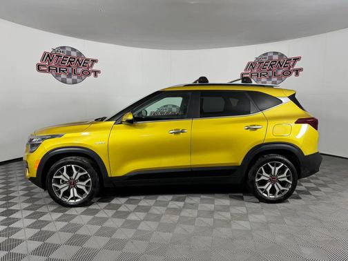 Yellow 2023 Kia Seltos SX