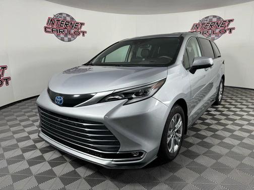2024 Toyota Sienna Platinum