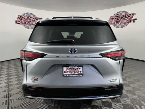 2024 Toyota Sienna Platinum