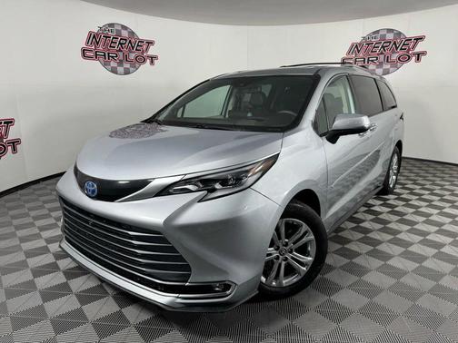 2024 Toyota Sienna Platinum