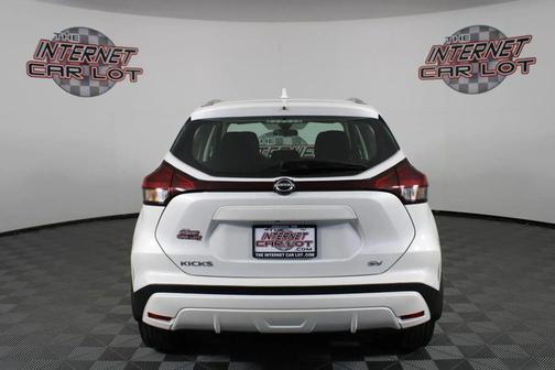 2022 Nissan Kicks SV