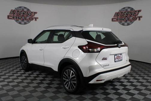2022 Nissan Kicks SV