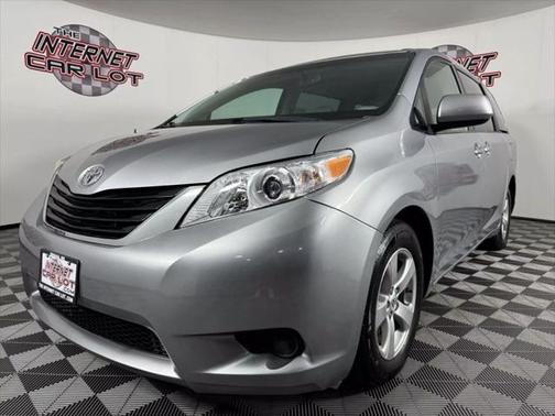 2014 Toyota Sienna LE