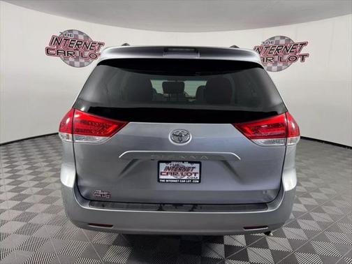 2014 Toyota Sienna LE