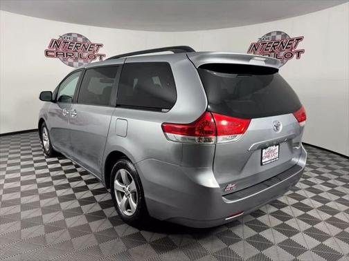2014 Toyota Sienna LE