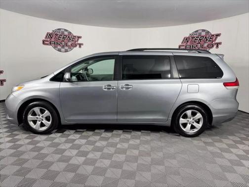2014 Toyota Sienna LE