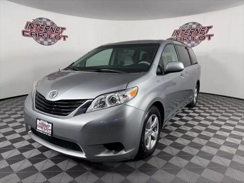 2014 Toyota Sienna LE