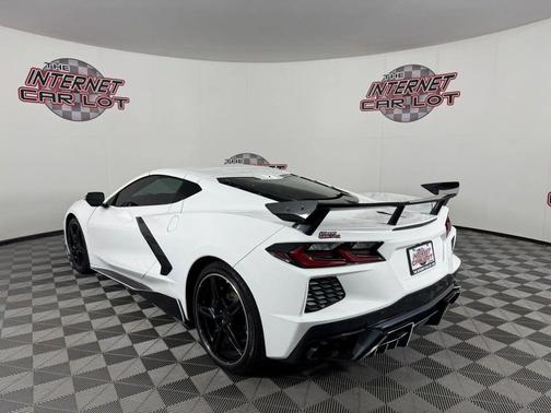 White 2022 Chevrolet Corvette Stingray w/2LT