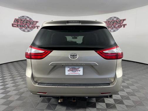 2015 Toyota Sienna LE