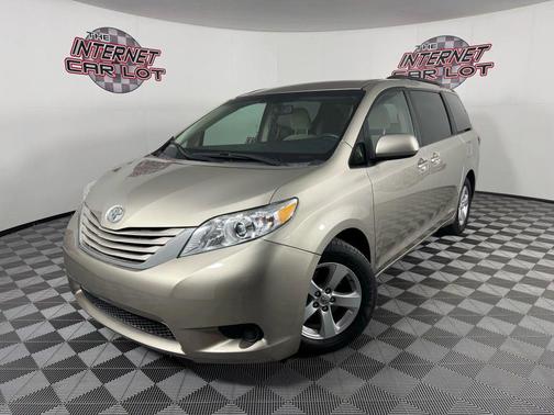2015 Toyota Sienna LE