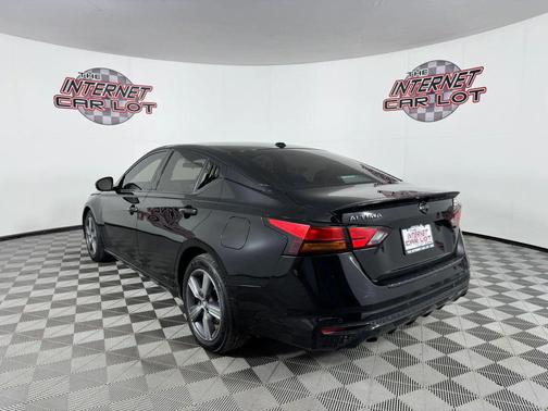 Black 2022 Nissan Altima 2.5 SL