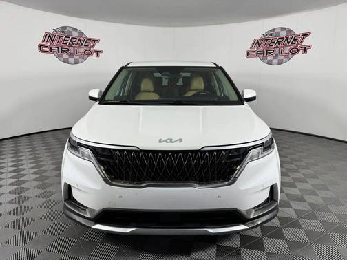 White 2024 Kia Carnival EX