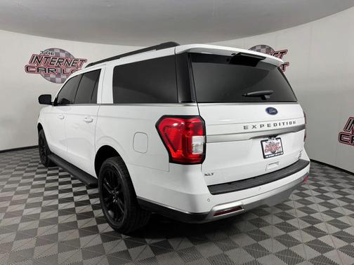 White 2024 Ford Expedition Max XLT