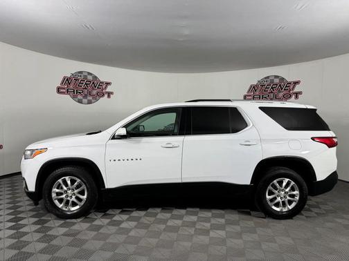 White 2018 Chevrolet Traverse LT