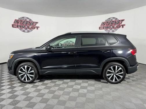2024 Volkswagen Taos SE Sport Utility 4D