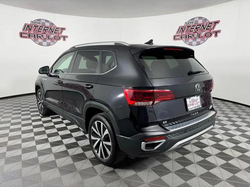 2024 Volkswagen Taos SE Sport Utility 4D