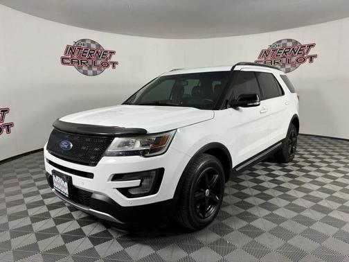 White 2016 Ford Explorer XLT