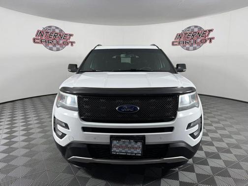 White 2016 Ford Explorer XLT