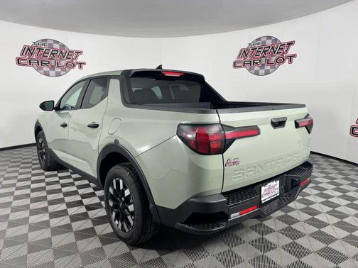 2025 Hyundai SANTA CRUZ SE Pickup 4D 4 ft