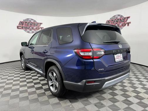 Blue 2025 Honda Pilot EX-L Sport Utility 4D