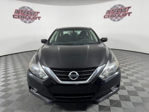 Black 2017 Nissan Altima 2.5 SR