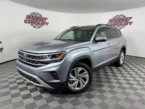 Silver 2022 Volkswagen Atlas 3.6L SE w/Technology