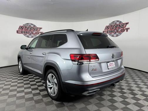 Silver 2022 Volkswagen Atlas 3.6L SE w/Technology