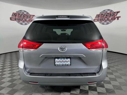 2013 Toyota Sienna LE