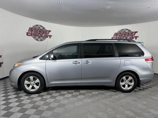 2013 Toyota Sienna LE