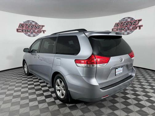 2013 Toyota Sienna LE