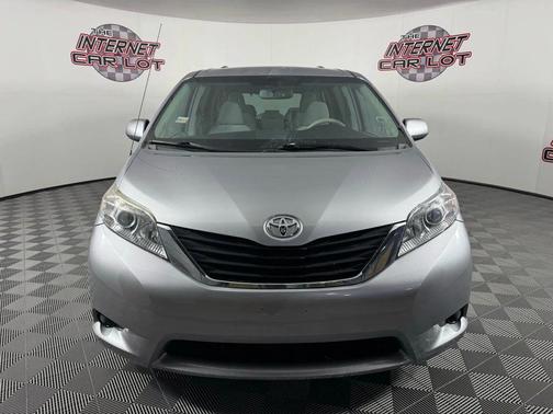 2013 Toyota Sienna LE