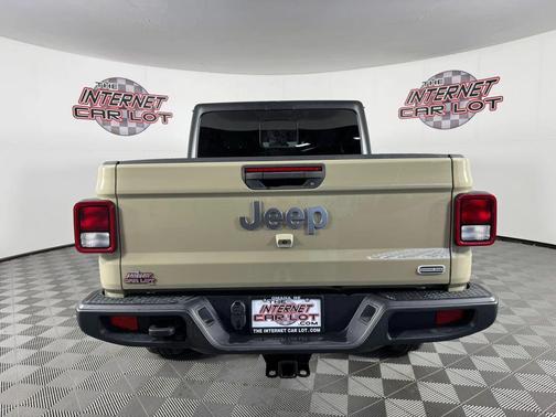 Tan 2022 Jeep Gladiator Overland