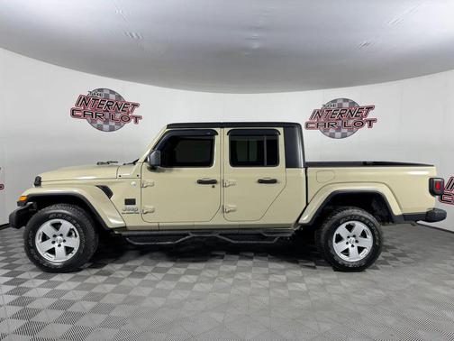 Tan 2022 Jeep Gladiator Overland