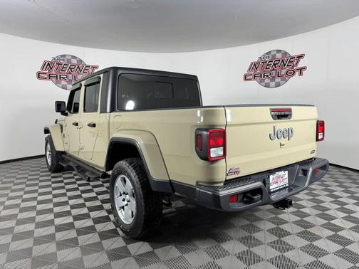 Tan 2022 Jeep Gladiator Overland